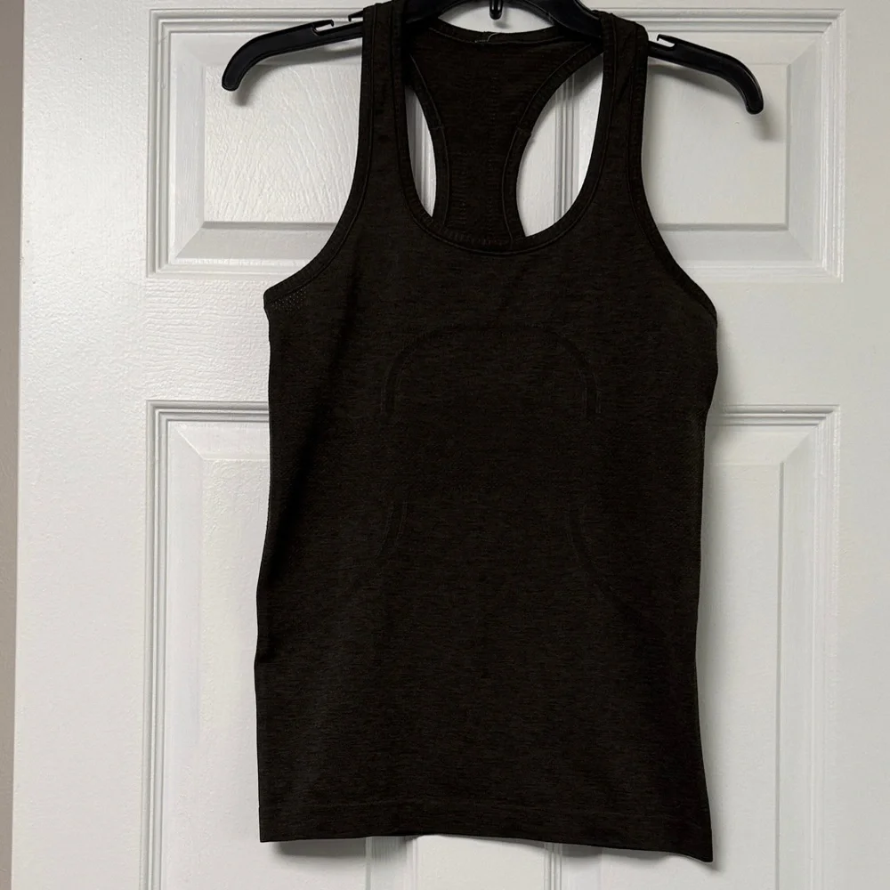 Women’s Lululemon Forrest Green Racerback Tank Top size 6